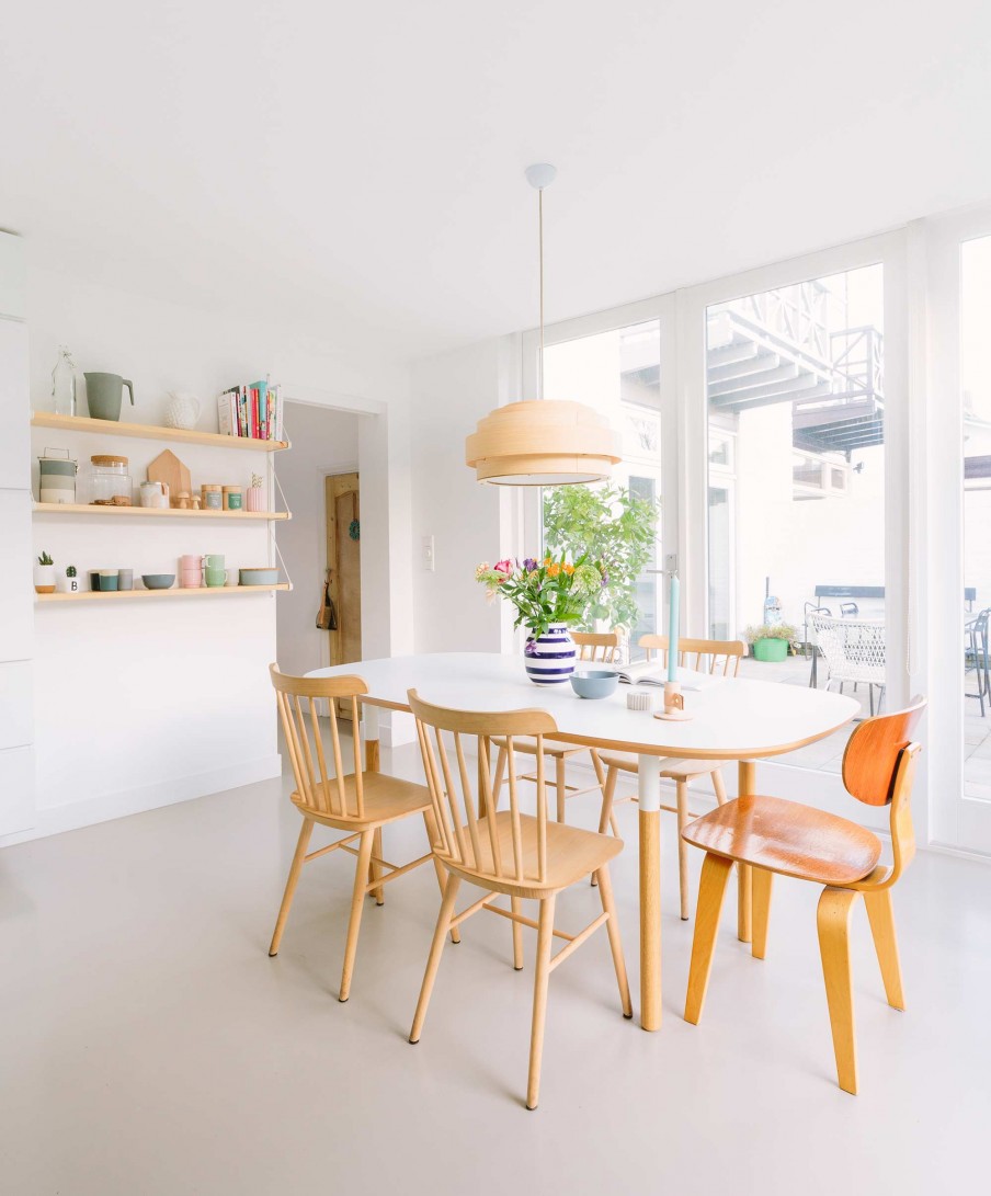 Thiết kế nội thất căn hộ chung cư với đồ nội thất trắng tràn ngập Thiết kế nội thấ...
